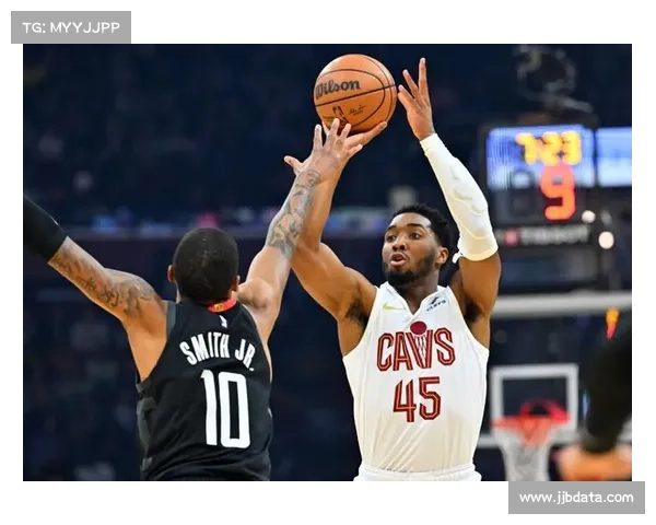 骑士末节崩盘痛失好局,米切尔空砍34分 骑士末节崩盘痛失好局,米切尔空砍34分